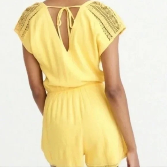 Abercrombie & Fitch Yellow Romper Shorts Crochet Lace AF Size Large - Picture 11 of 11